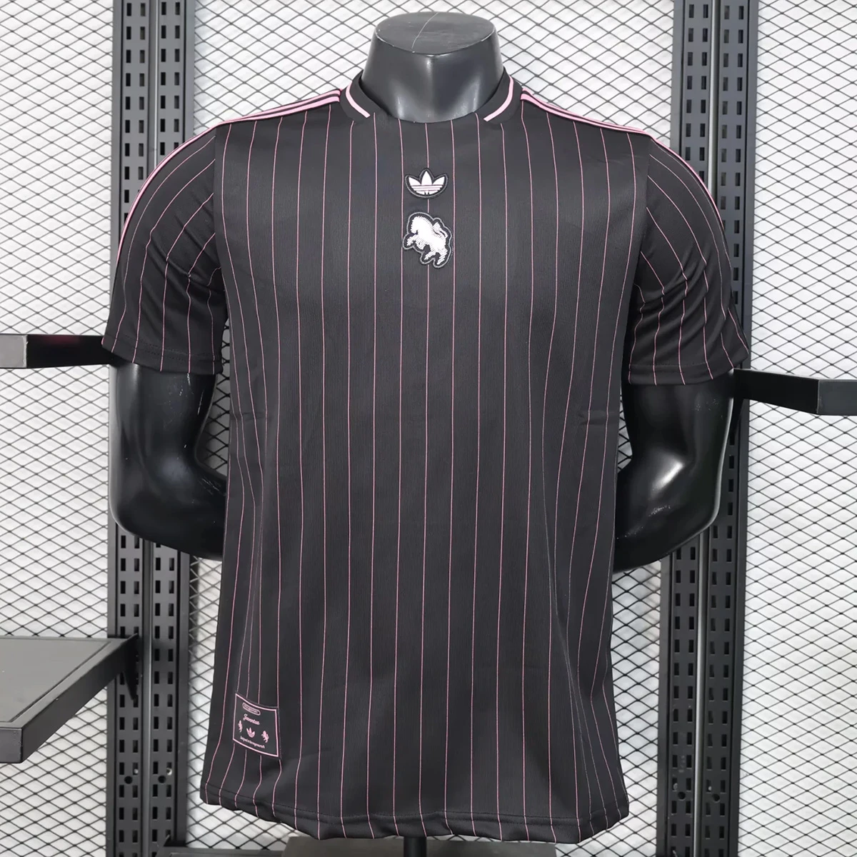 25/26 Juventus Terrace Icons Black Pink Shirt