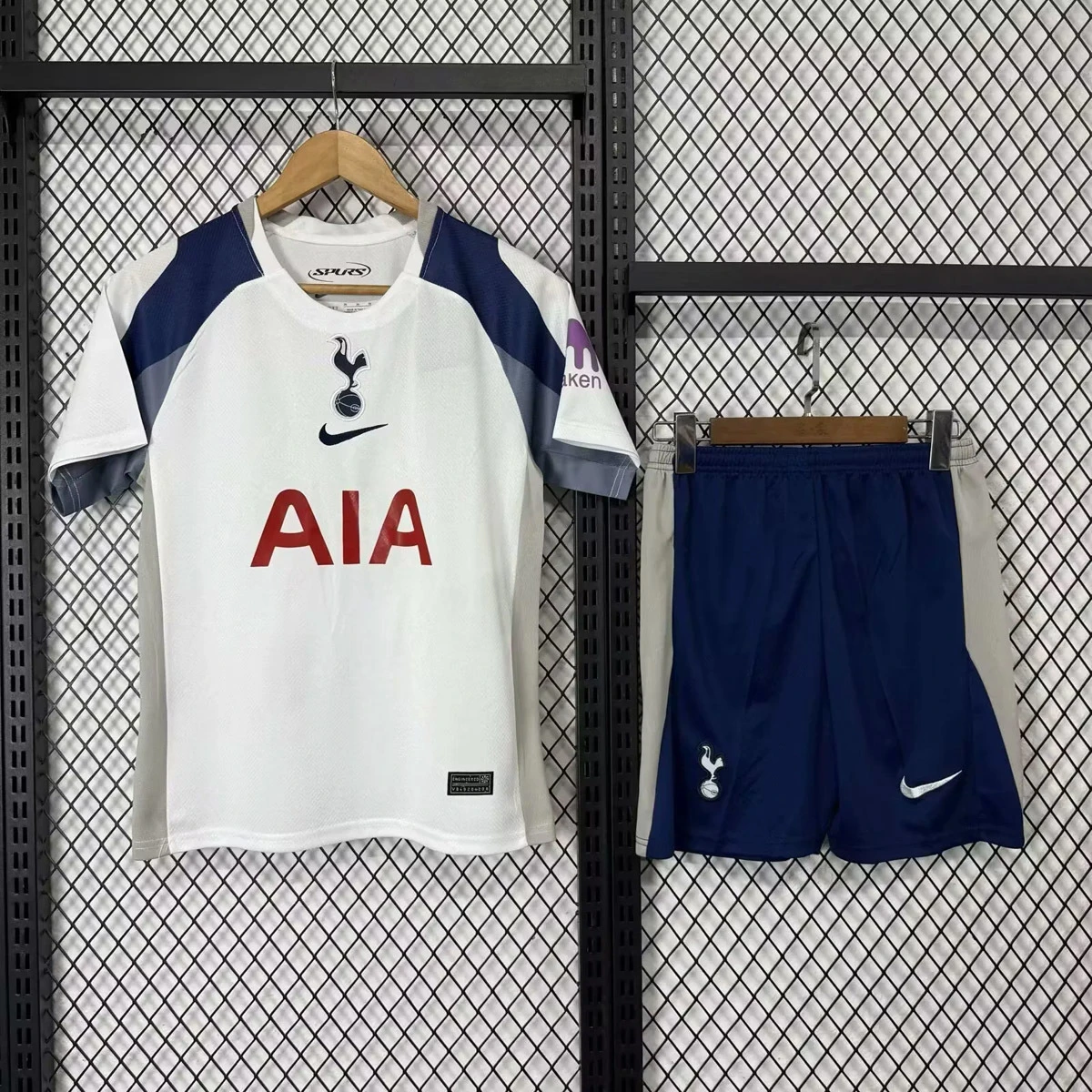25/26 Tottenham Hotspur Home Kids Soccer Jersey Size 16-28