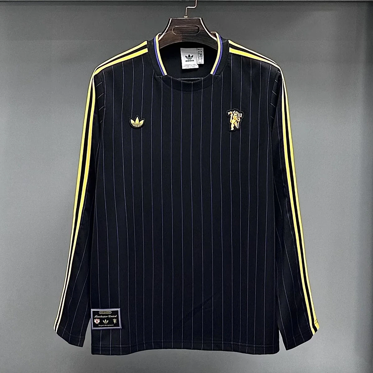 25/26 Manchester United Terrace Icons Black Long Sleeve Yellow Shirt