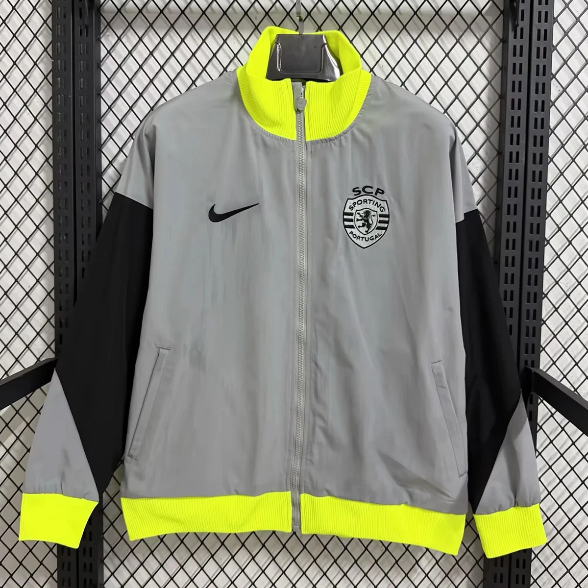 25/26 Sproting CP Lisbon Gray Windbreaker