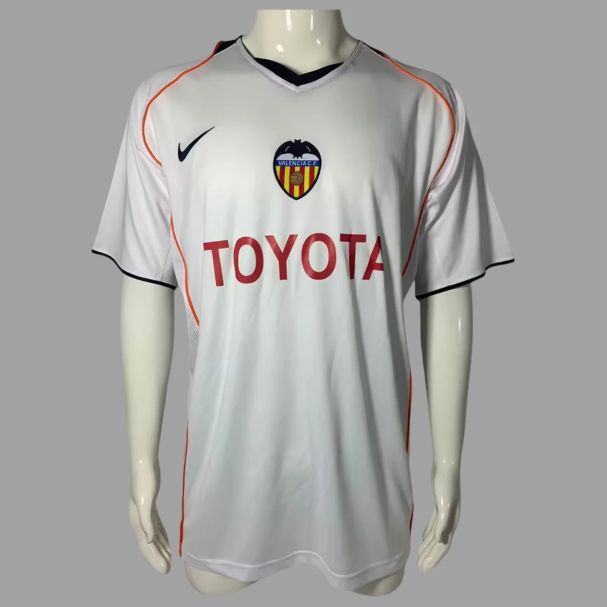 04/05 Valencia Home Retro Soccer Jersey