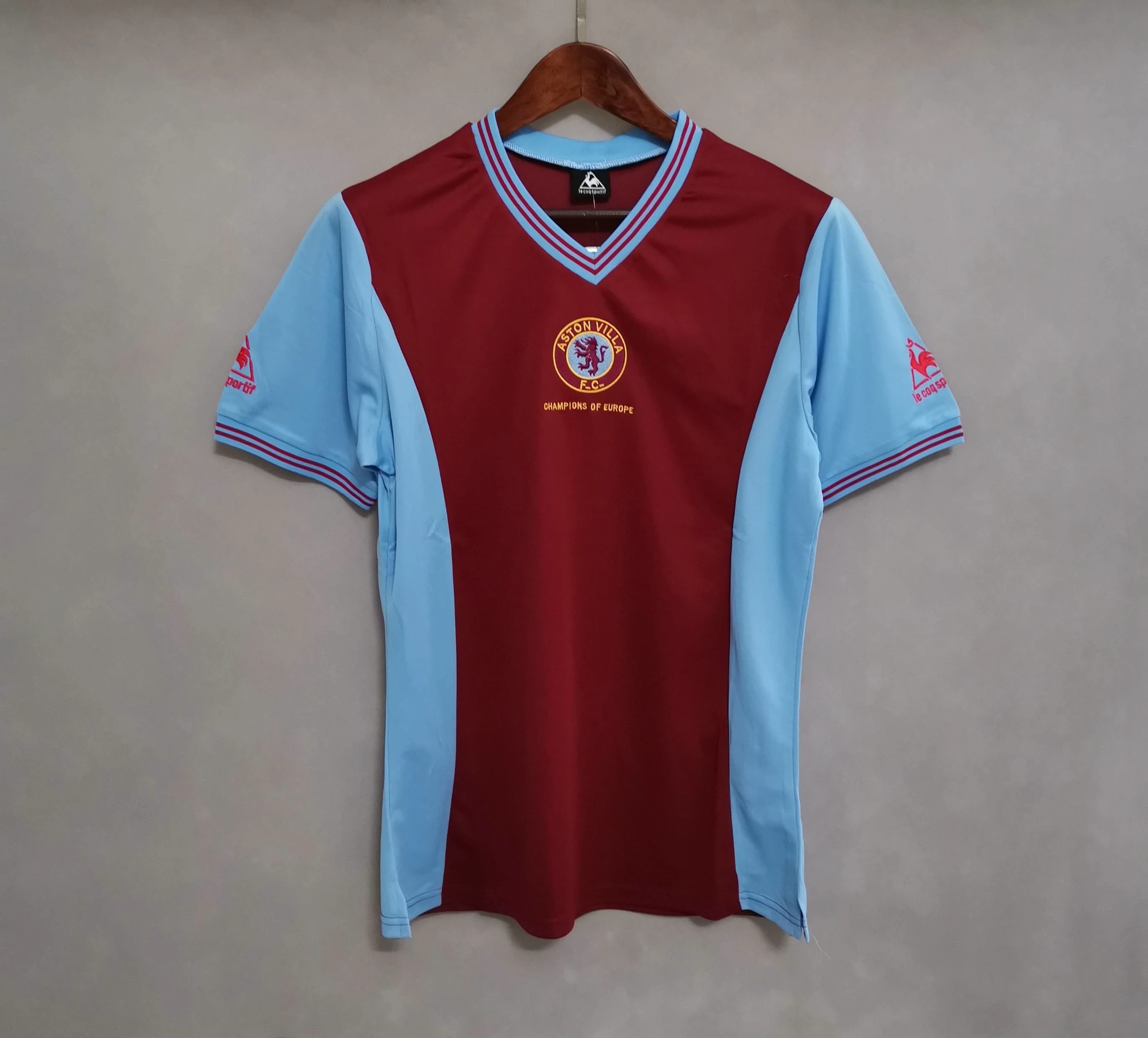 81-82 Alaves home