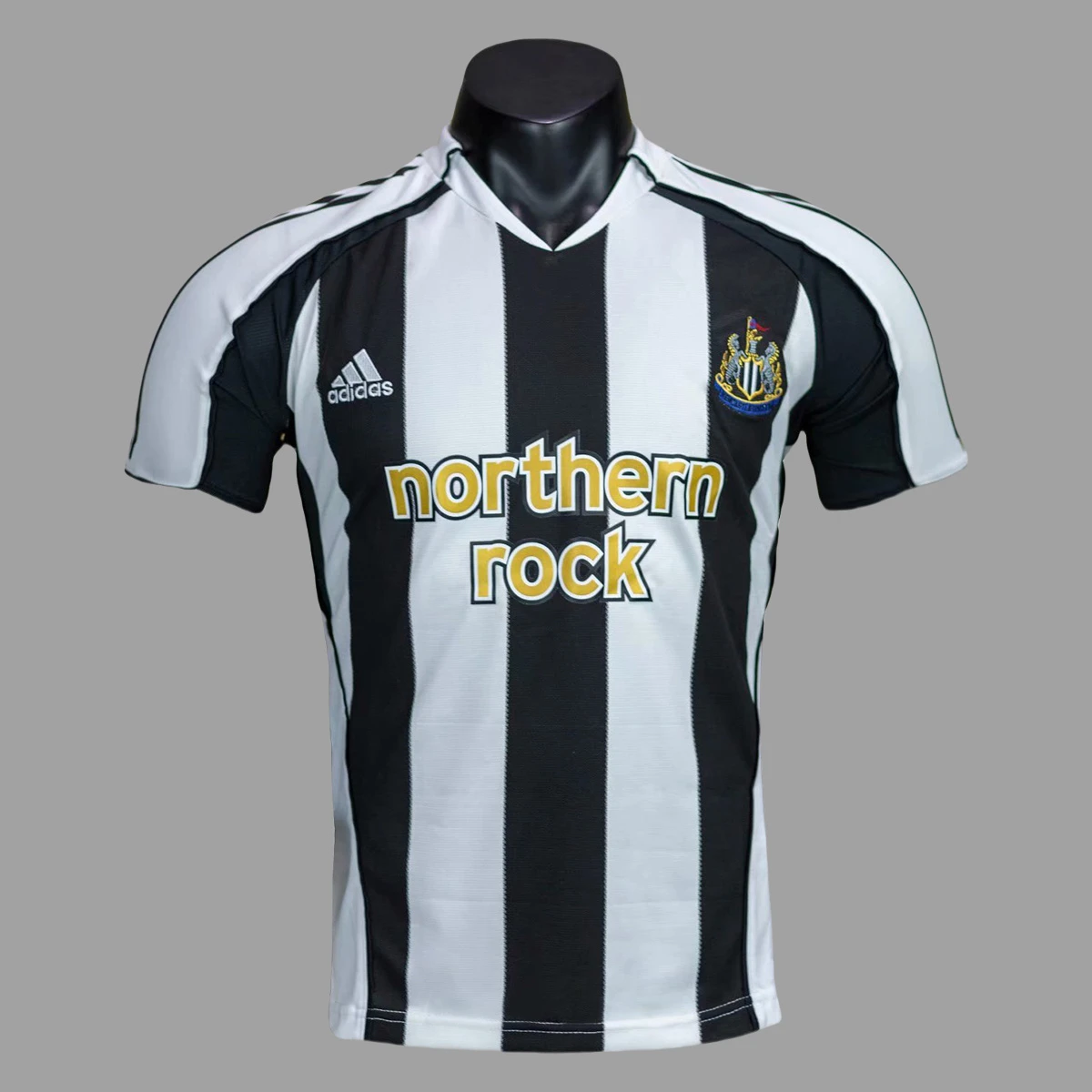 05/06 Newcastle United Home Retro Soccer Jersey