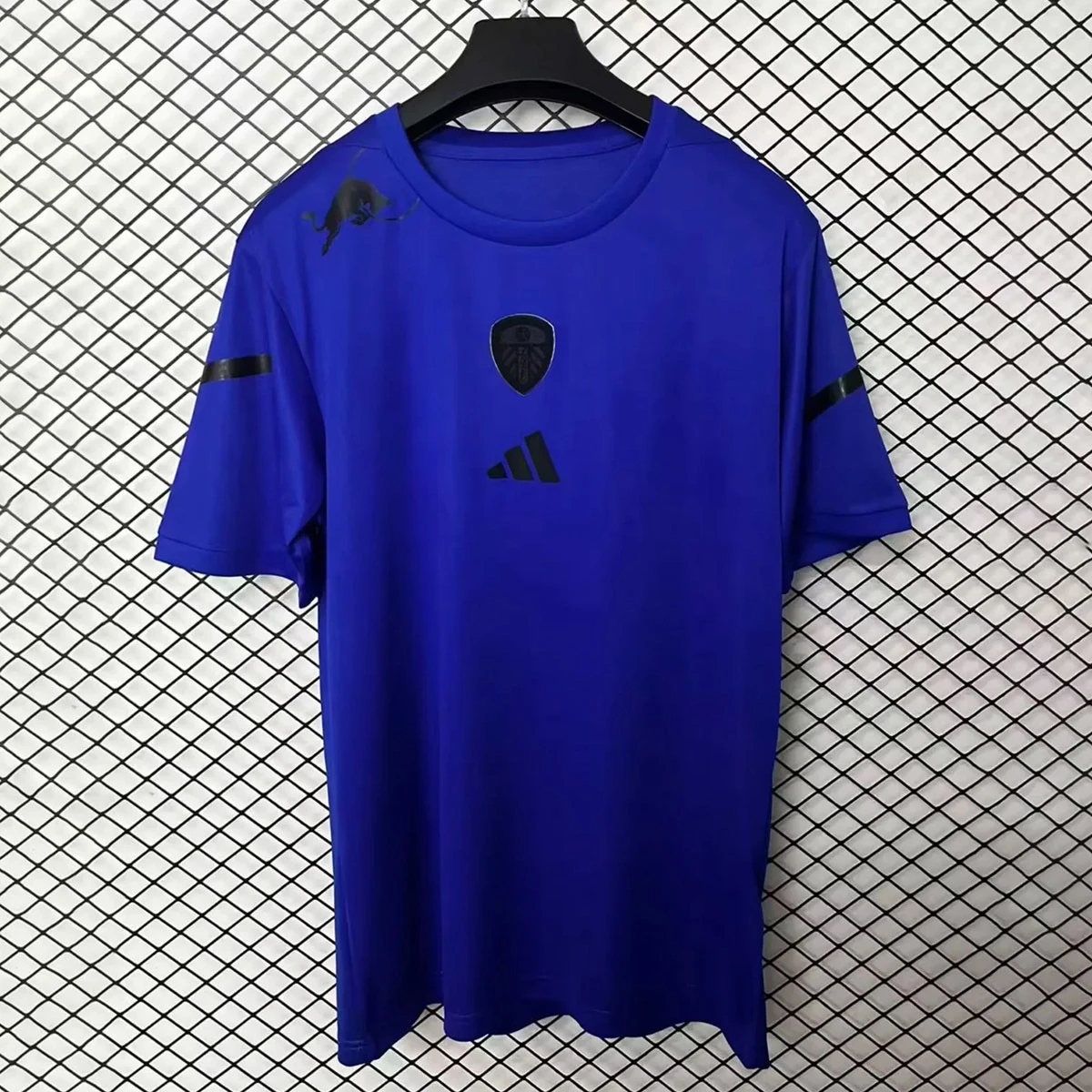 25/26 Leeds United Travel Shirt