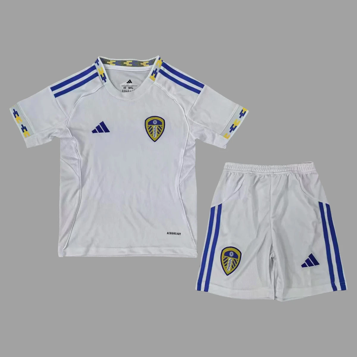 25/26 Leeds United Home Kids Soccer Jersey Size 16-28